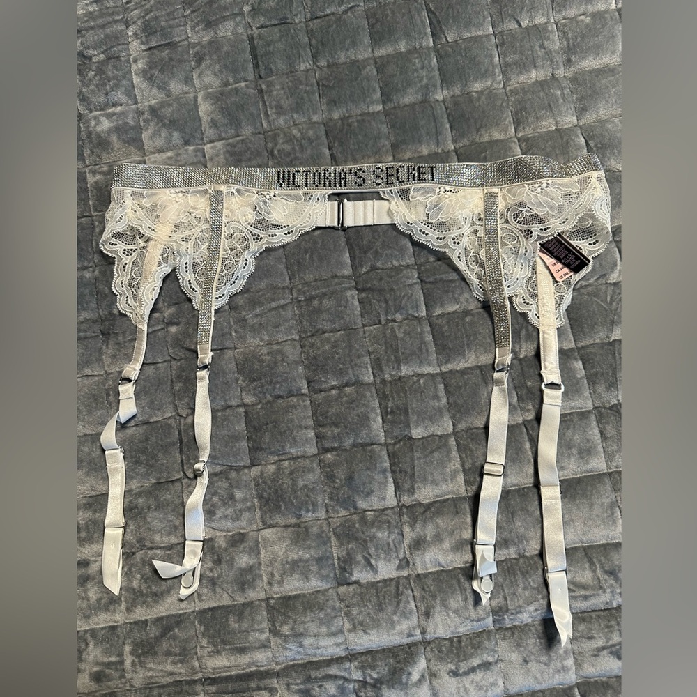 Victoria's Secret White/Cream Lace and Silver Embellished Garter Belt